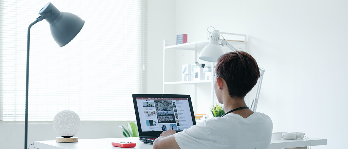 women working from home